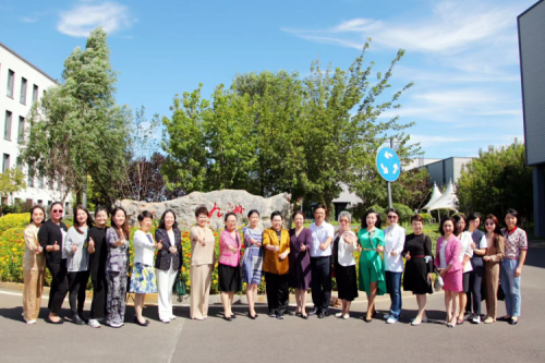 ������Ů��ҵ�Ҵ�����AG�ι��ּ��ſ������